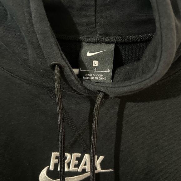Nike Giannis Antetokounmpo Hoodie with Logo - Picture 3 of 6